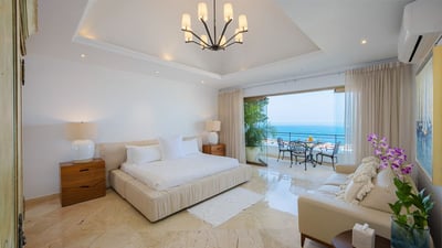 Luxury Villa Photo #26