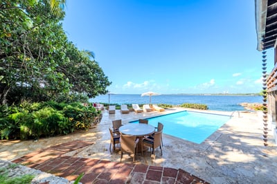 Luxury Villa Photo #16