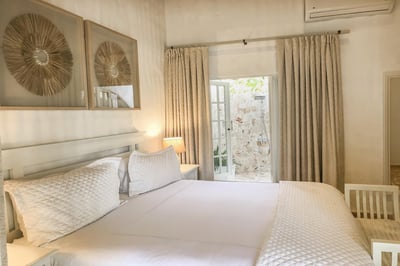 Luxury Villa Photo #27
