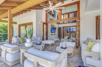 Luxury Villa Photo #7