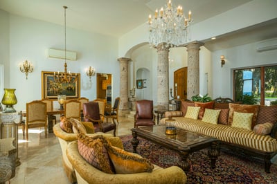 Luxury Villa Photo #27