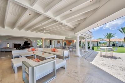 Luxury Villa Photo #9