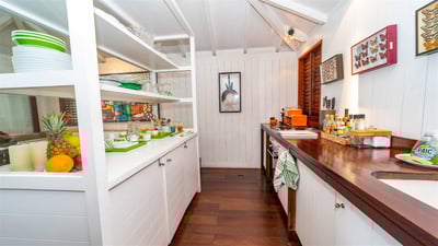 Kitchen: Fully equipped, electric oven and gas stove, microwave, toaster, Nespresso coffee machine, 