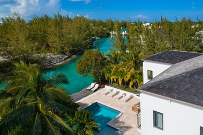 Luxury Villa Photo #3