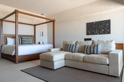 Luxury Villa Photo #26