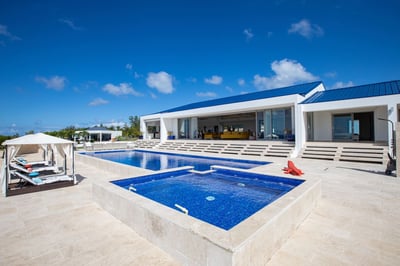 Luxury Villa Photo #2
