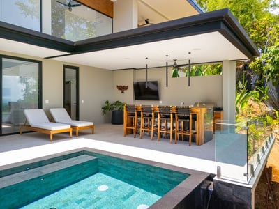 Luxury Villa Photo #17