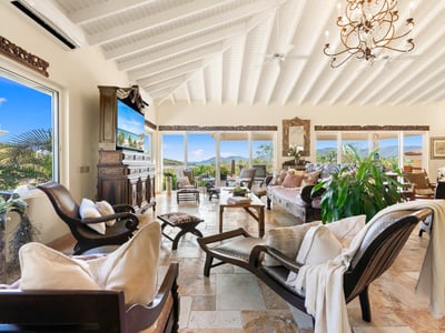 Luxury Villa Photo #27