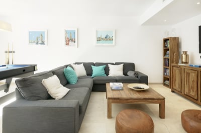 Luxury Villa Photo #29