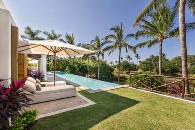 Luxury Villa Photo #4