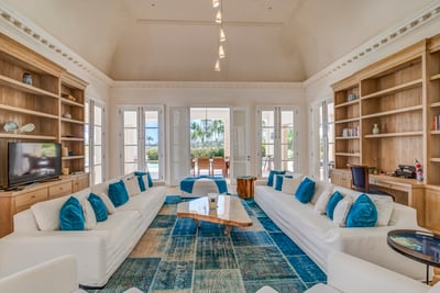 Luxury Villa Photo #13