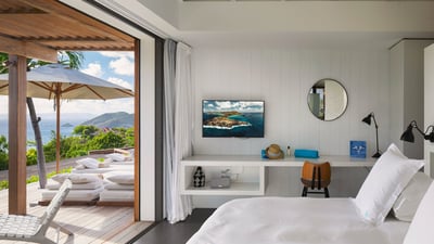 Bedroom 3: King size bed, air-conditioning, ceiling fan, HD-TV, Apple TV. Ensuite Bathroom, hair dry