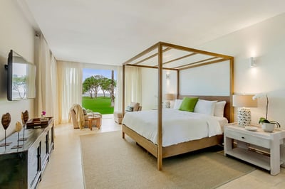 Luxury Villa Photo #22