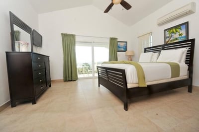 Luxury Villa Photo #12