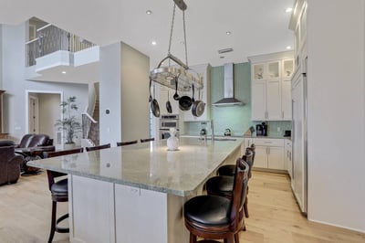 Luxury Villa Photo #18