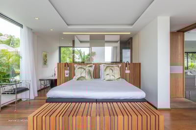 Luxury Villa Photo #17