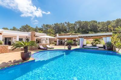 Luxury Villa Photo #2