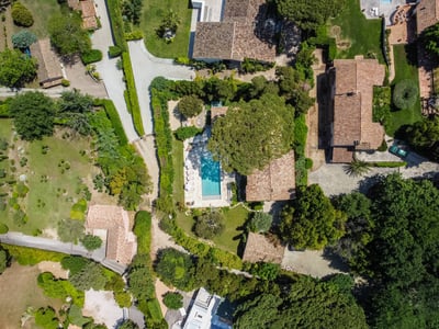 Luxury Villa Photo #3