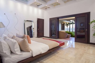 Luxury Villa Photo #28