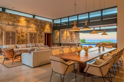 Luxury Villa Photo #17