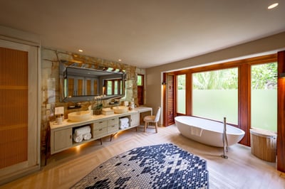 Luxury Villa Photo #49