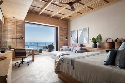 Luxury Villa Photo #32