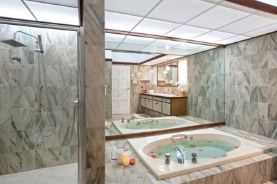 Luxury Villa Photo #37