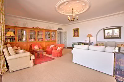 Luxury Villa Photo #11