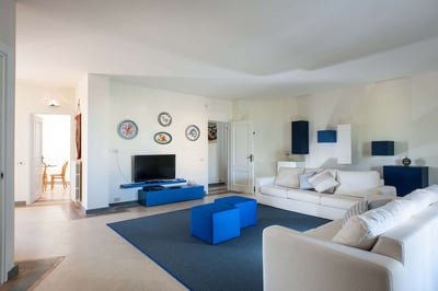 Luxury Villa Photo #13