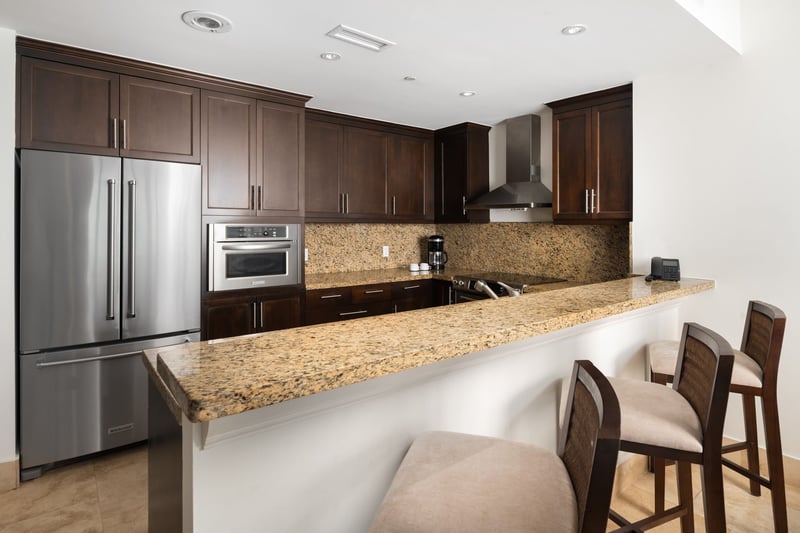 1 BDM Oceanfront Suite at Windsong Resort