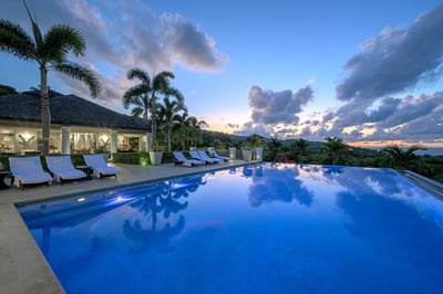 Luxury Villa Photo #3