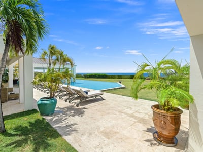Luxury Villa Photo #8