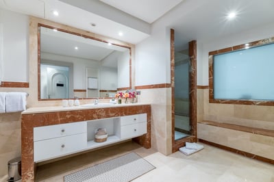 Luxury Villa Photo #47