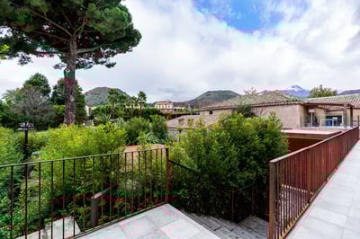 Luxury Villa Photo #12