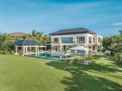 Luxury Villa Photo #3