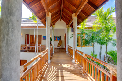 Luxury Villa Photo #23