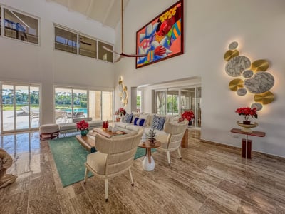 Luxury Villa Photo #12