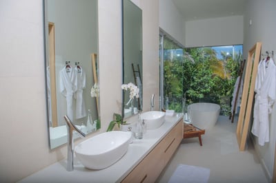 Luxury Villa Photo #49