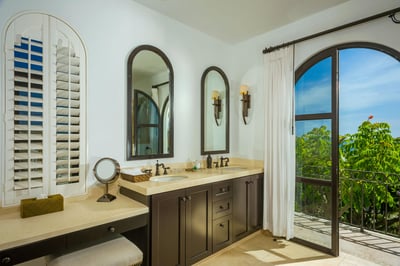 Luxury Villa Photo #17
