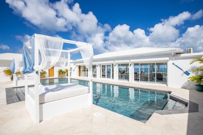 Luxury Villa Photo #3