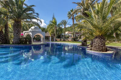Luxury Villa Photo #2