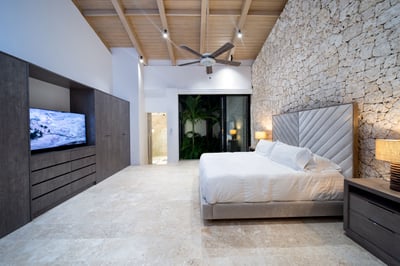 Luxury Villa Photo #34
