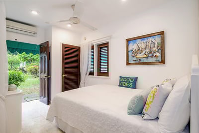 Luxury Villa Photo #27