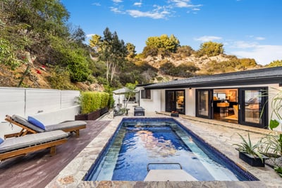 Luxury Villa Photo #4
