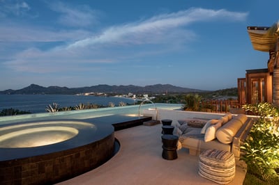 Luxury Villa Photo #9