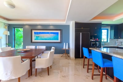 Luxury Villa Photo #15