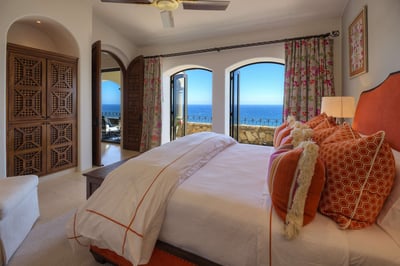Luxury Villa Photo #27