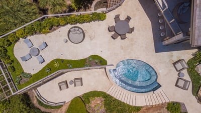 Luxury Villa Photo #4