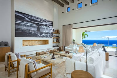 Luxury Villa Photo #26