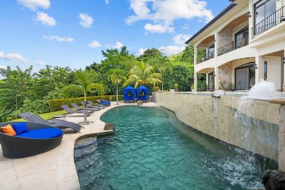 Luxury Villa Photo #4
